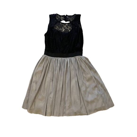 Studio Y DRESS 5/6 Womens Black Lace Top Gray Full Skirt Lined Zip Mob Wife - Picture 1 of 8